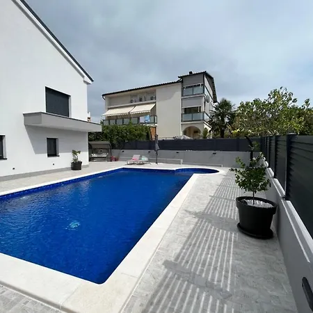 Helamoni, New 5 Star 2 Person With Pool Malinska
