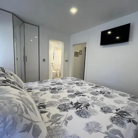 アパート Helamoni, New 5 Star 2 Person With Pool *