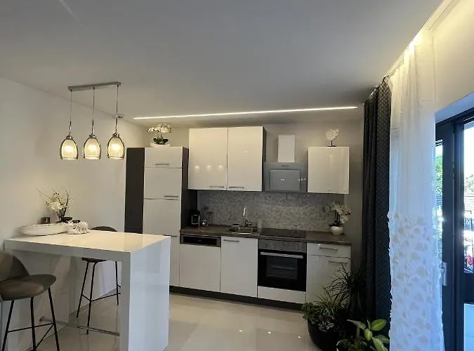 Apartament Helamoni, New 5 Star 2 Person With Pool