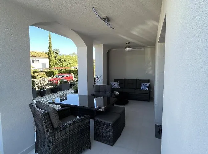 Helamoni, New 5 Star 2 Person With Pool Apartament *