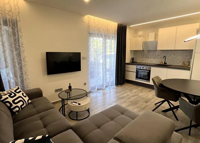 Apartament Helamoni, New 5 Star 2 Person With Pool