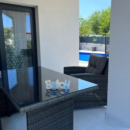 Apartment Helamoni, New 5 Star 2 Person With Pool