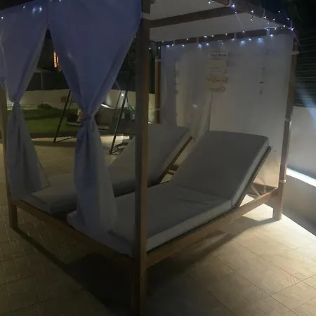 Helamoni, New 5 Star 2 Person With Pool Apartman