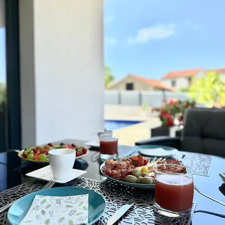 Apartment Helamoni, New 5 Star 2 Person With Pool Malinska