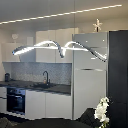 Helamoni, New 5 Star 2 Person With Pool *