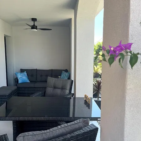 Helamoni, New 5 Star 2 Person With Pool مالينسكا