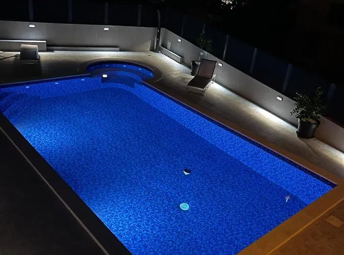 Helamoni, New 5 Star 2 Person With Pool