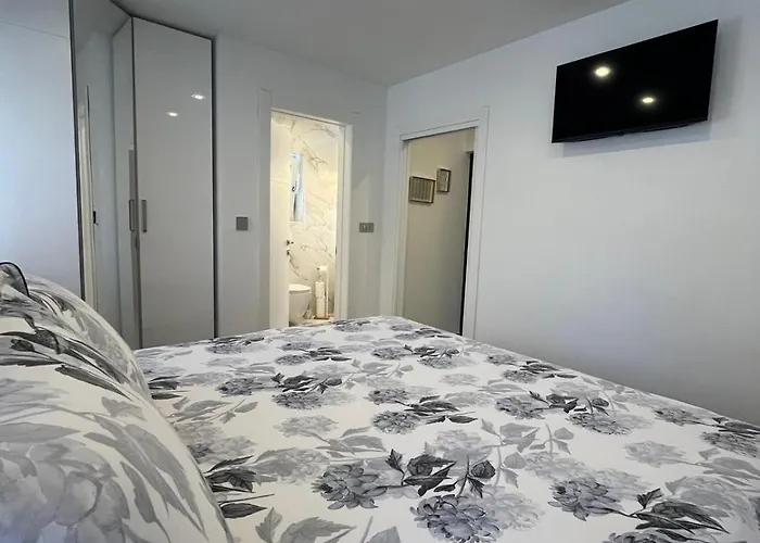 Apartamento Helamoni, New 5 Star 2 Person With Pool *