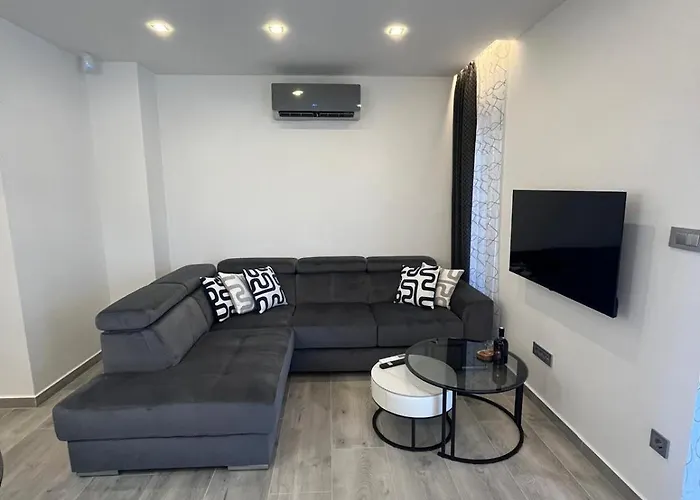 Apartamento Helamoni, New 5 Star 2 Person With Pool Malinska