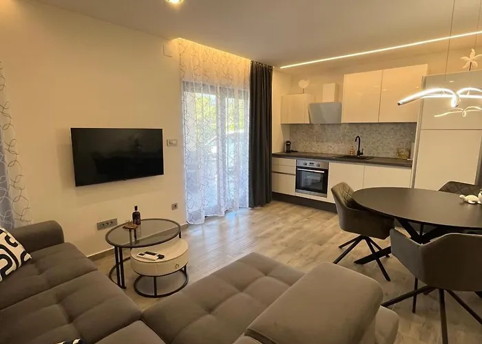 Helamoni, New 5 Star 2 Person With Pool Malinska