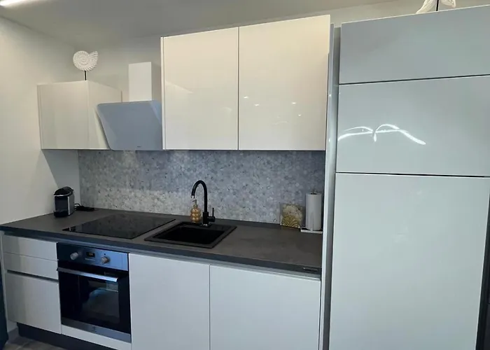 Helamoni, New 5 Star 2 Person With Pool Apartamento