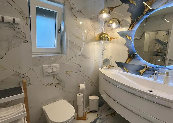 Helamoni, New 5 Star 2 Person With Pool *