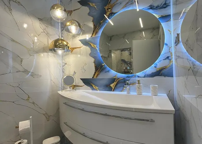 Helamoni, New 5 Star 2 Person With Pool