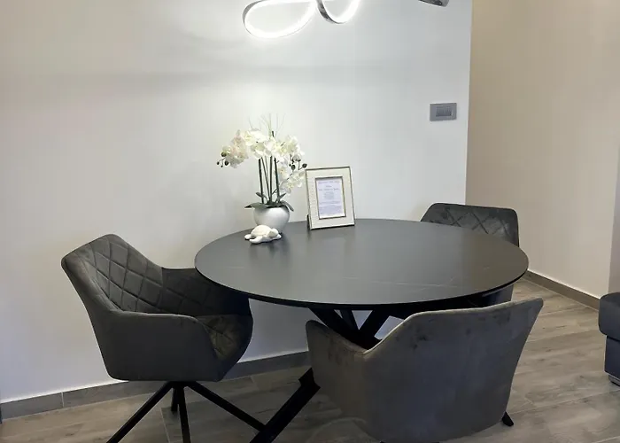 Helamoni, New 5 Star 2 Person With Pool Apartamento *