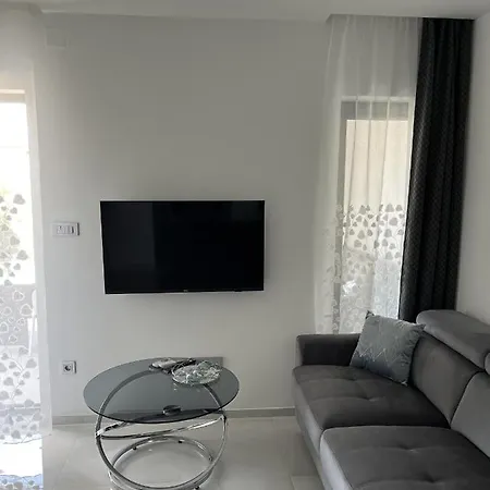 Helamoni, New 5 Star 2 Person With Pool Malinska